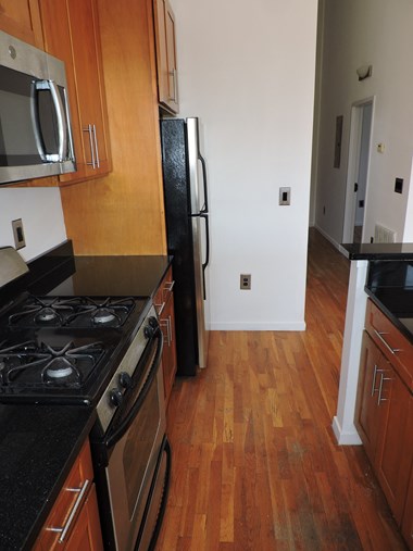 402 Broad Street 2 Beds Apartment for Rent Photo Gallery 1